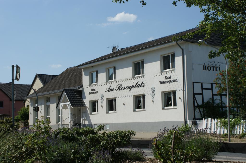 Hotel Am Rosenplatz,24 Stunden Check In, Kostenfreie Parkplaetze Brechtorf Exterior foto